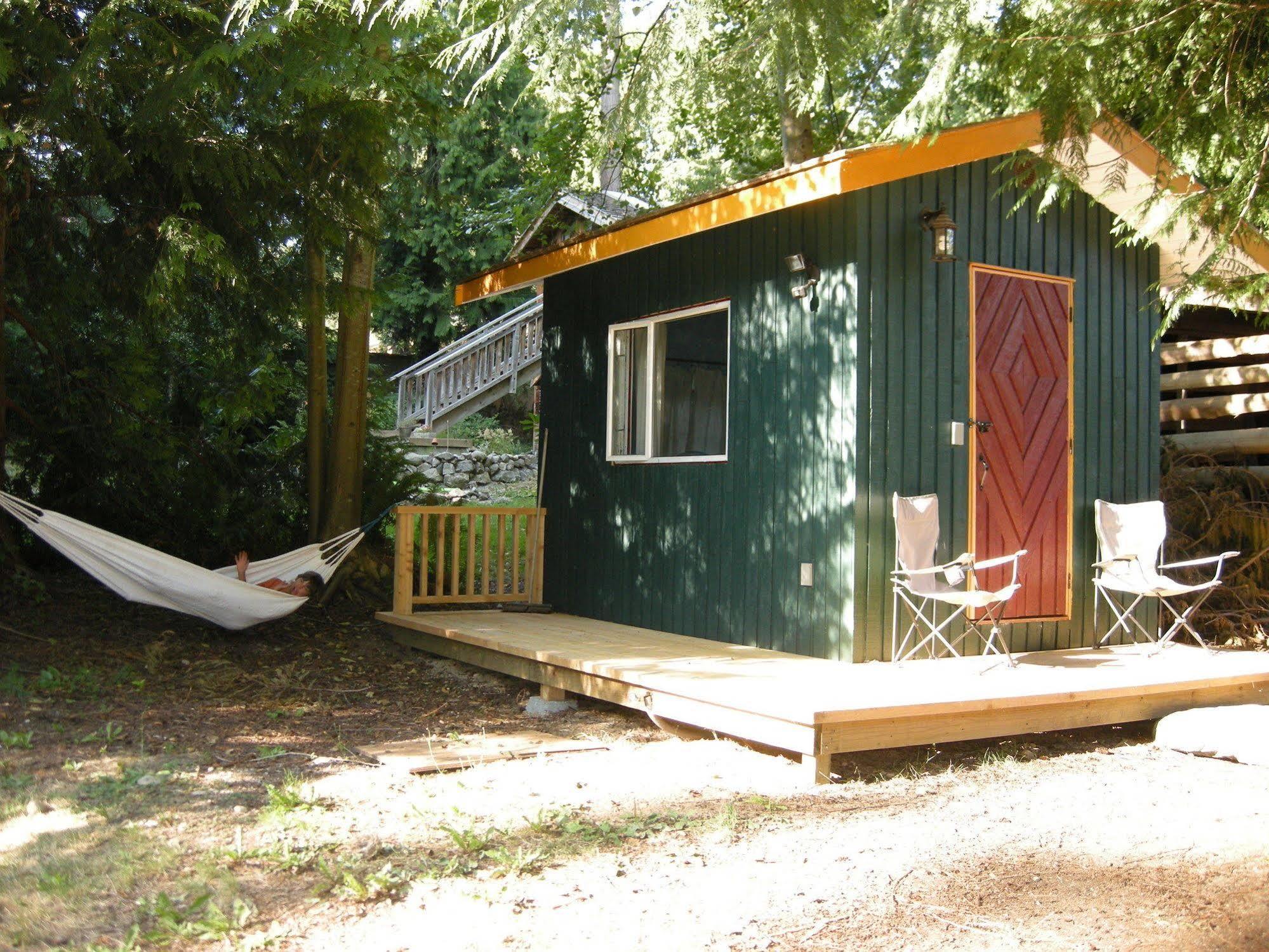 Up The Creek Backpacker'S Lodge Roberts Creek Exterior foto